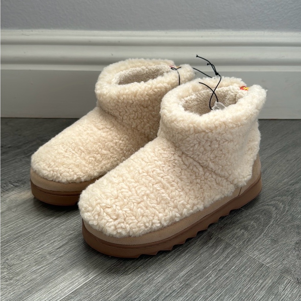 NWT Dearfoams Slippers